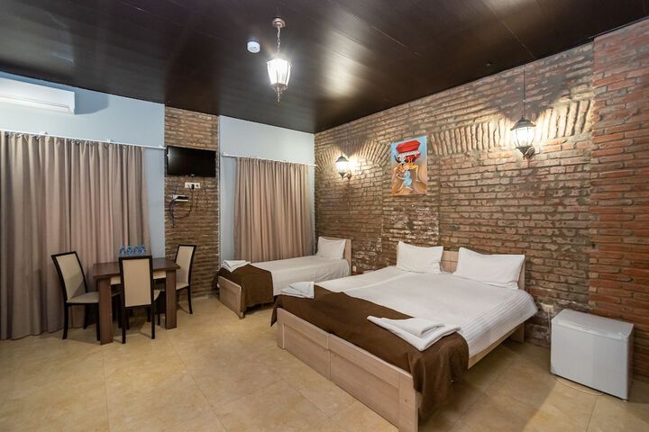 Room 26 of 134