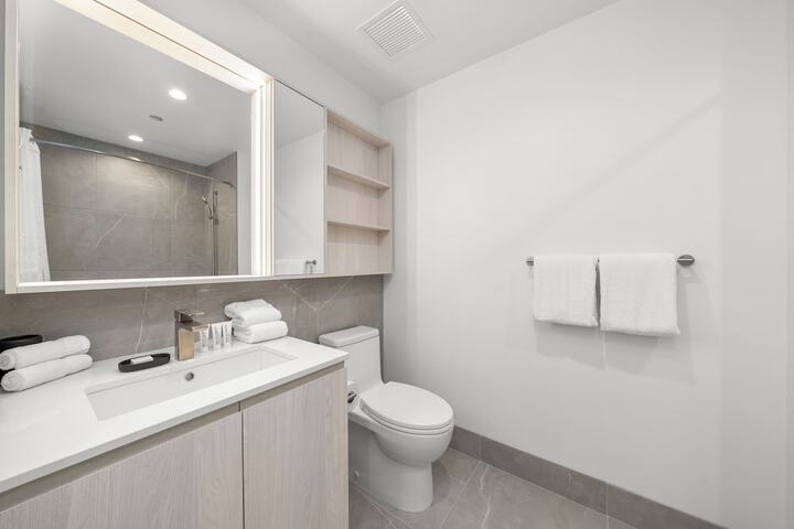 Room 43 of 62