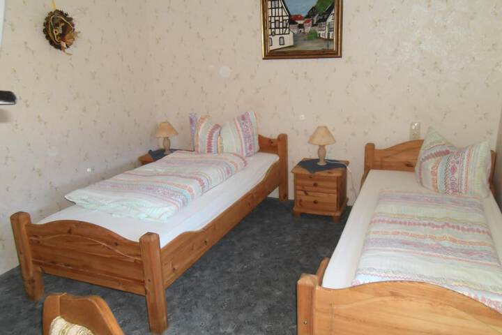 Room 10 of 33