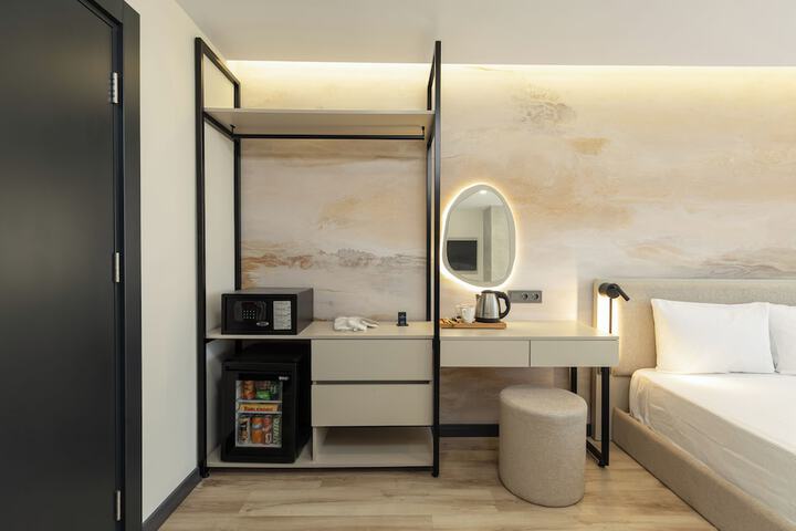 Room 72 of 111
