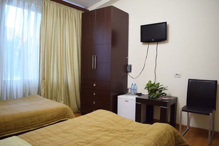 Room 22 of 83