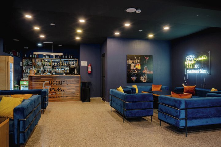 Lounge 47 of 56