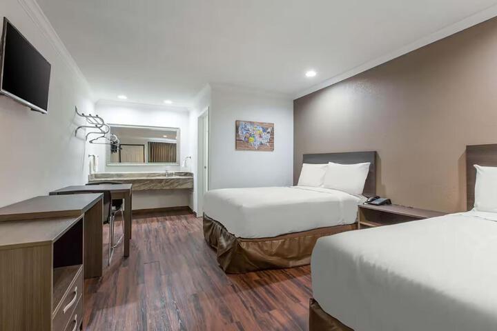 2 Double Beds (2 of 8)