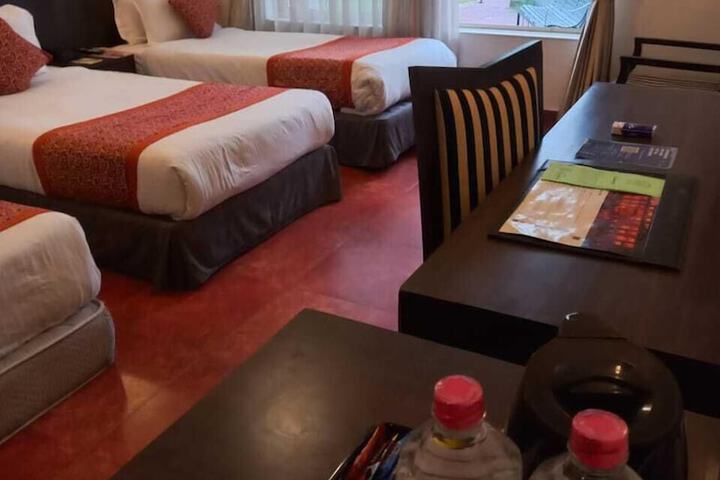 Room 12 of 73