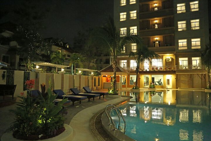 Pool 21 of 28
