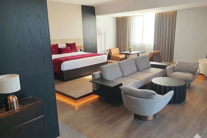 Room 3 of 38