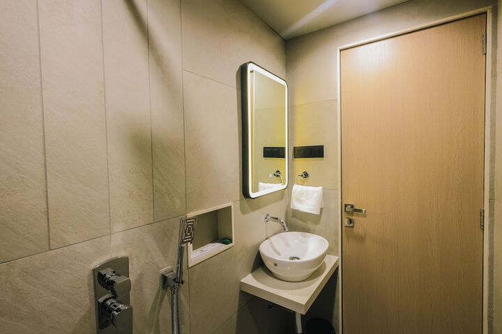 Room 27 of 44