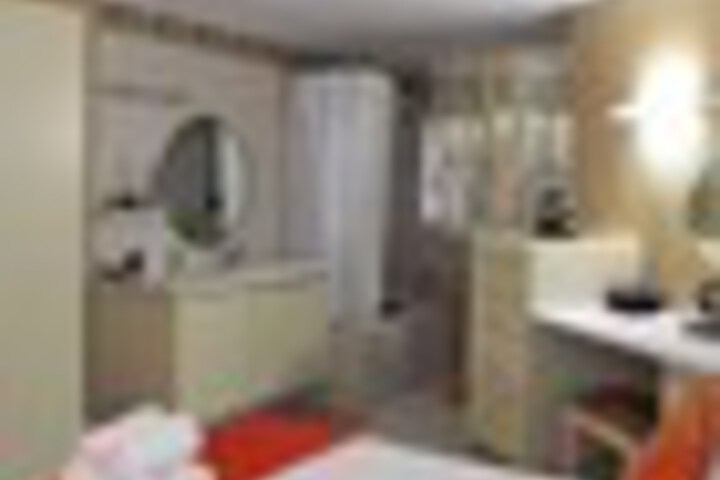 Room 14 of 117