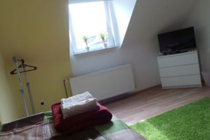 Room 18 of 116