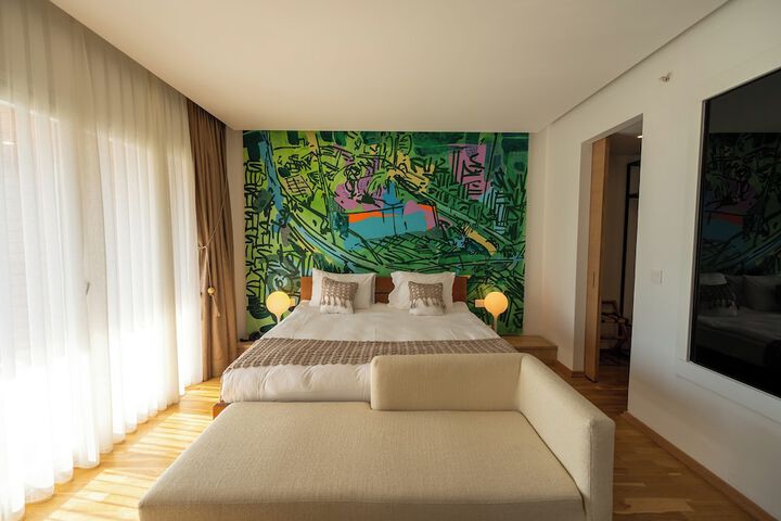 Room 20 of 180