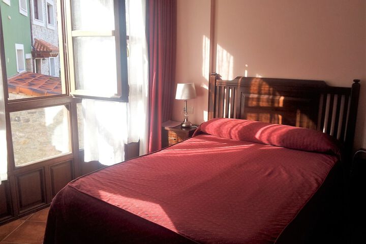 Room 8 of 12