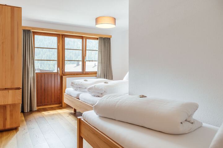 Room 10 of 72