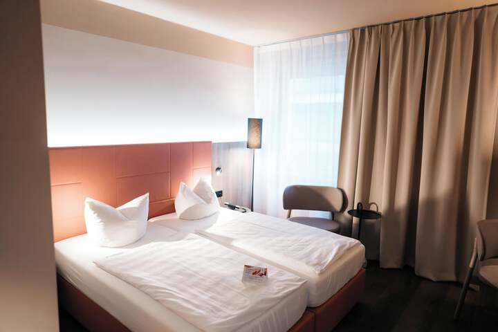 Room 3 of 16