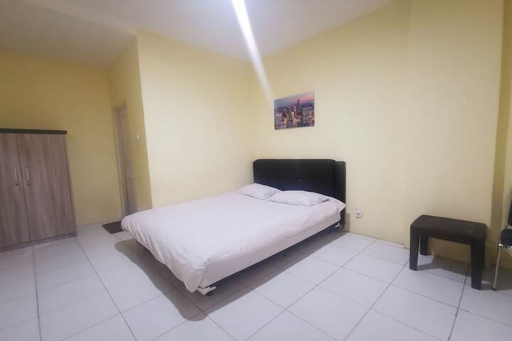 Room 3 of 6