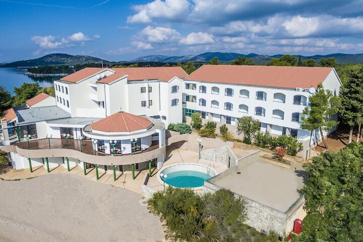 Hotel 43 of 44