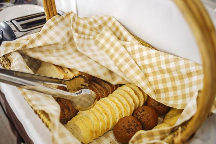 Breakfast/Coffee Service 90 of 129