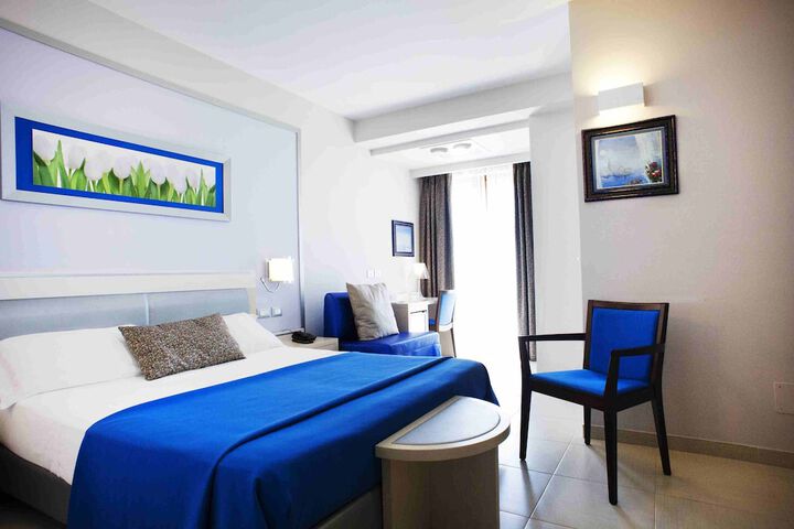 Room 8 of 49