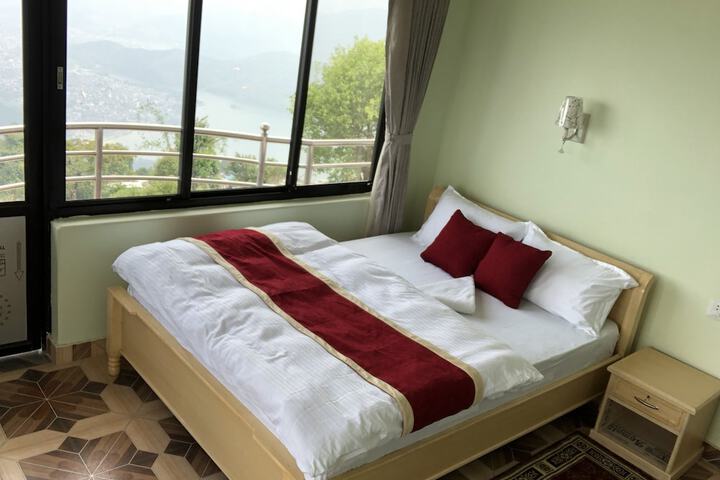 Room 6 of 111