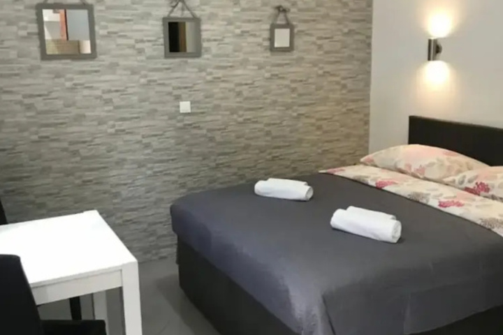 Room 3 of 12