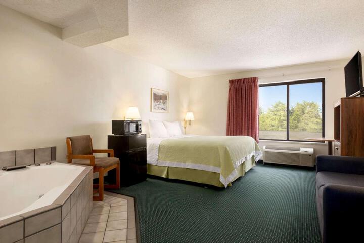 1 King Bed (7 of 12)