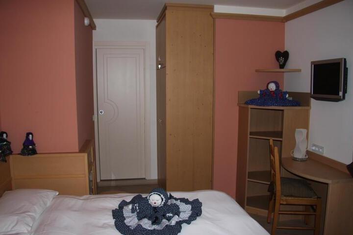 Room 3 of 5