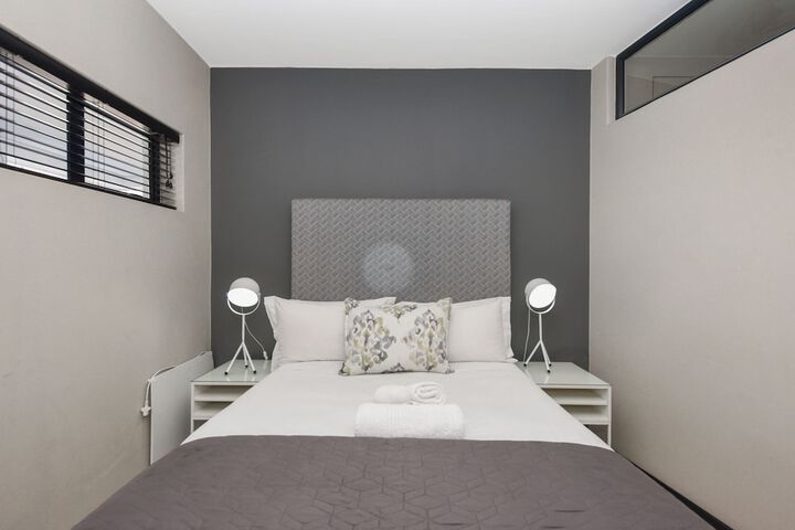 Room 51 of 215