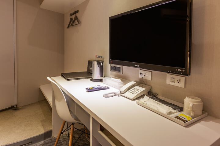 Room 43 of 60
