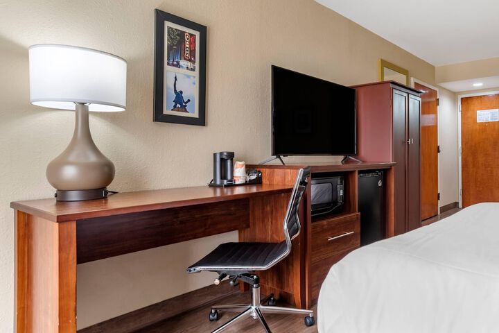 Room 11 of 34