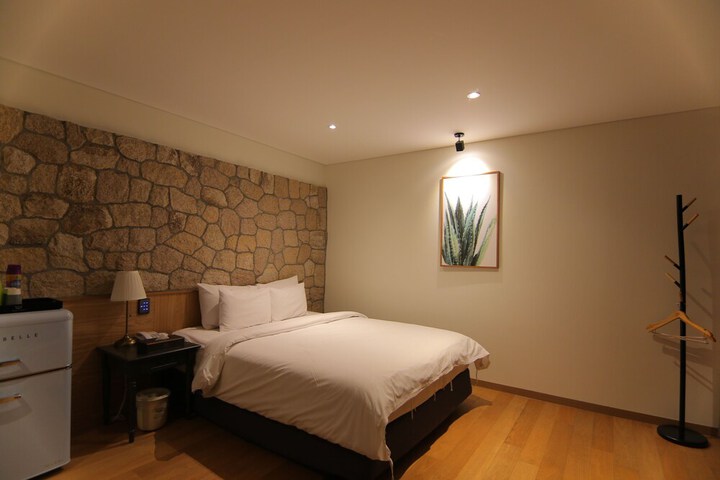 Room 70 of 190
