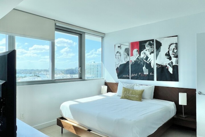 Room 2 of 6
