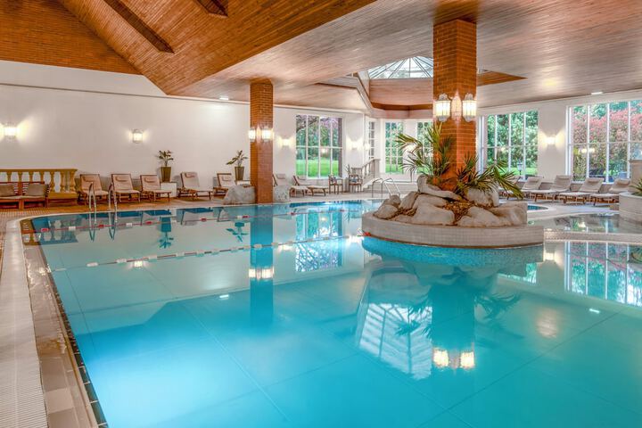 Pool 60 of 121