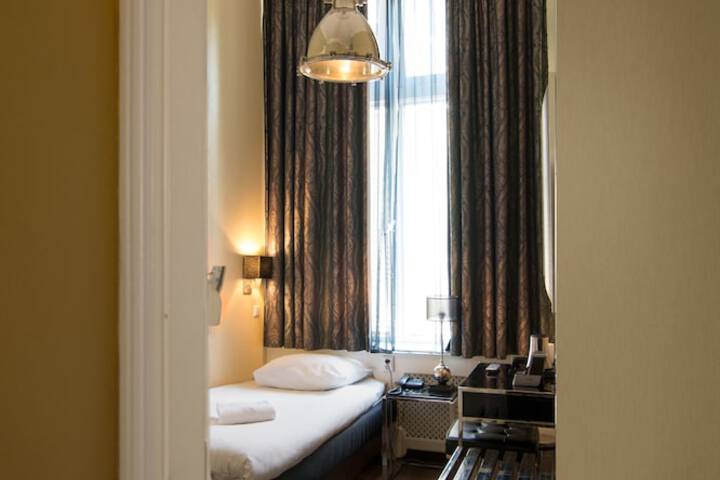 Room 19 of 81