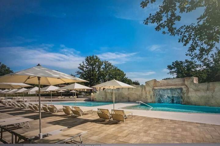 Pool 15 of 21