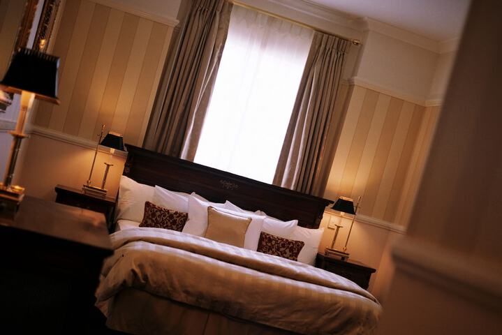 Room 9 of 37