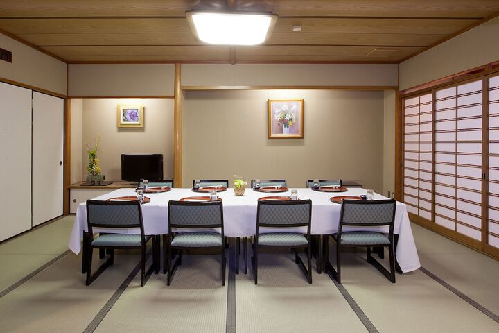 Room 12 of 40