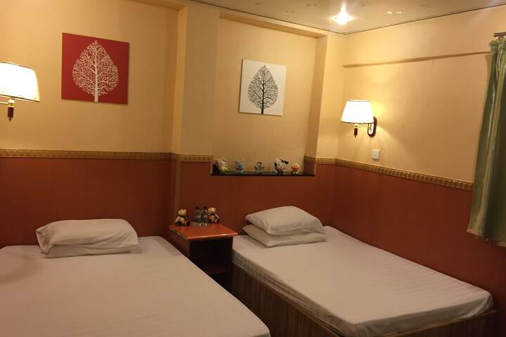 Room 11 of 49