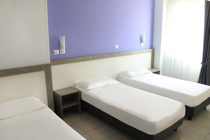 Room 17 of 41