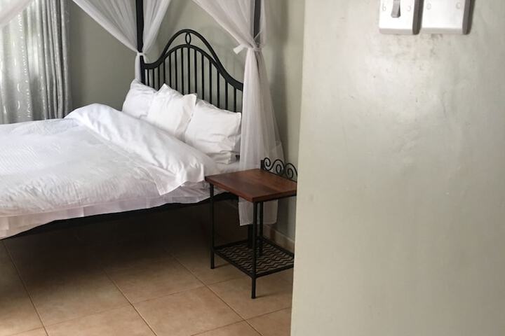 Room 7 of 13