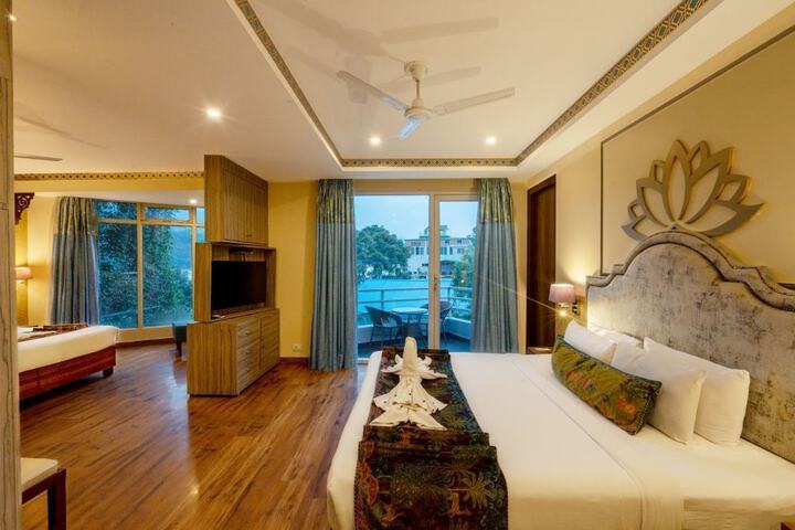 Room 12 of 89
