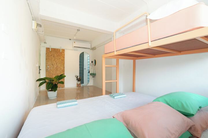 Room 8 of 31