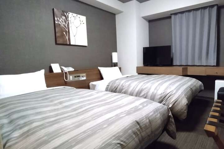 Room 10 of 39