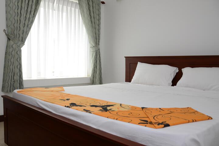 Room 2 of 6