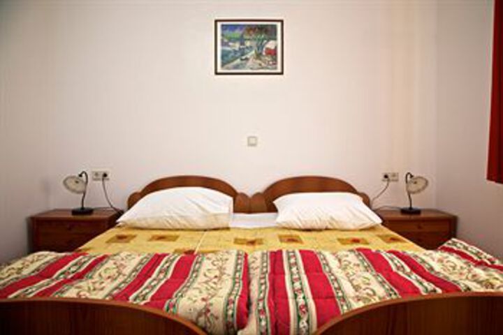 Room 37 of 51