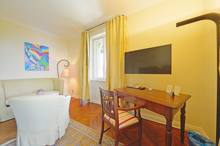 Room 5 of 39