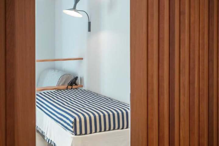 Room 30 of 97