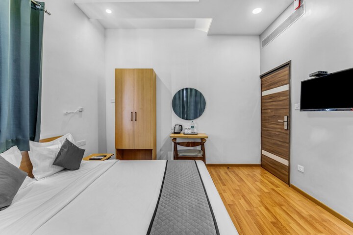 Room 13 of 24