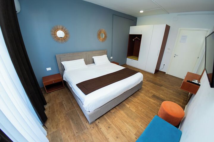Room 55 of 90