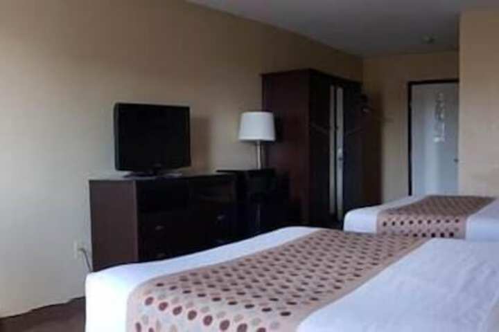 Standard Double Room (5 of 9)