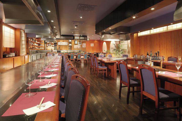 Dining 58 of 100