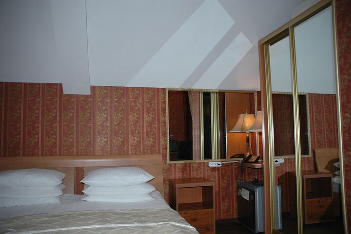 Room 19 of 41